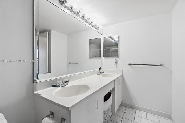 3300 NE 191st St 609, Aventura, FL 33180