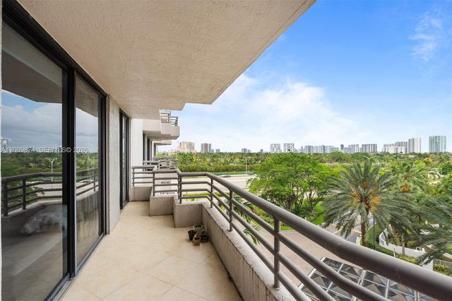 3300 NE 191st St 609, Aventura, FL 33180