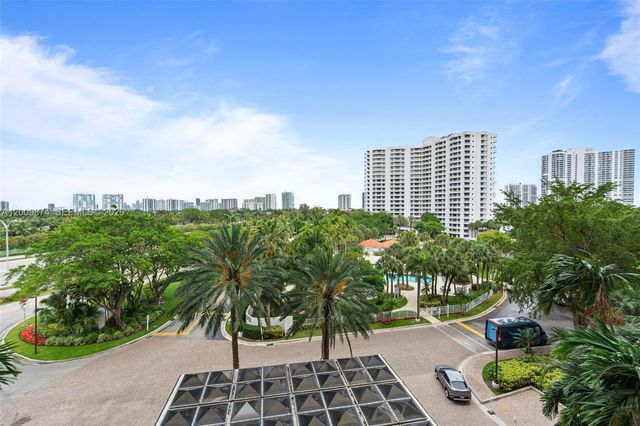 3300 NE 191st St 609, Aventura, FL 33180