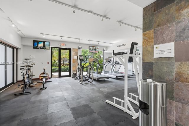 3300 NE 191st St 609, Aventura, FL 33180