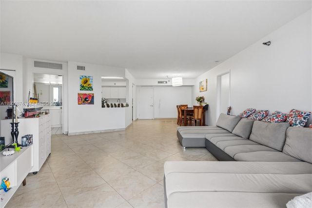 3300 NE 191st St 609, Aventura, FL 33180