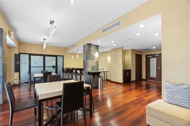 3300 NE 191st St 609, Aventura, FL 33180