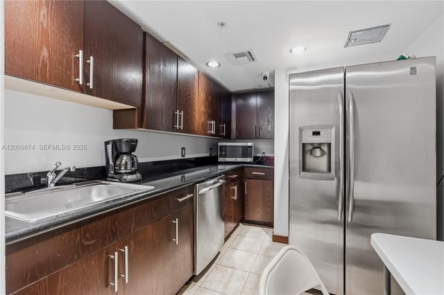 3300 NE 191st St 609, Aventura, FL 33180