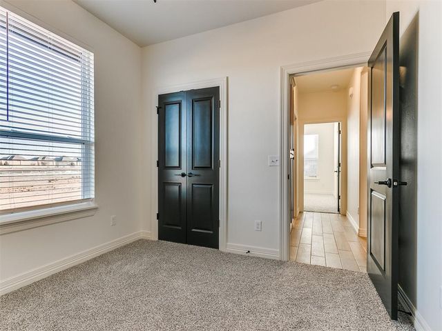 7713 Wilshire Woods Drive, Yukon, OK 73099