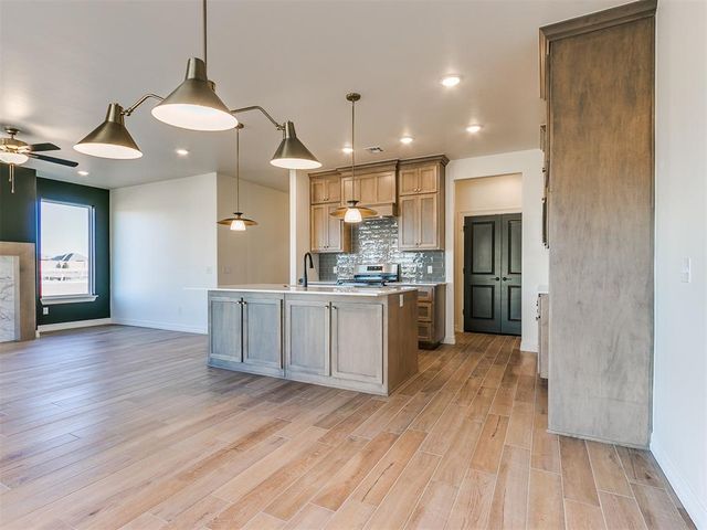 7713 Wilshire Woods Drive, Yukon, OK 73099