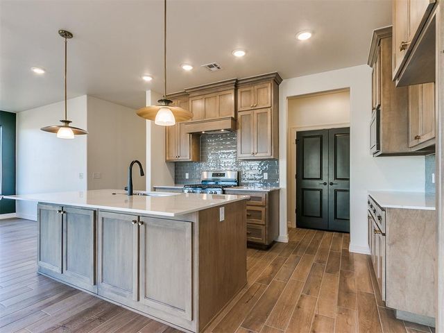 7713 Wilshire Woods Drive, Yukon, OK 73099