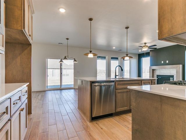 7713 Wilshire Woods Drive, Yukon, OK 73099