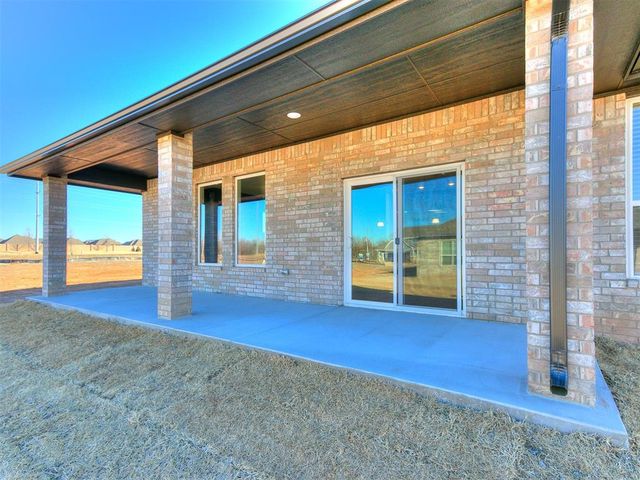7713 Wilshire Woods Drive, Yukon, OK 73099