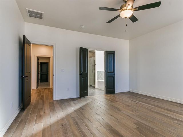 7713 Wilshire Woods Drive, Yukon, OK 73099