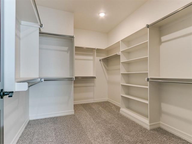 7713 Wilshire Woods Drive, Yukon, OK 73099