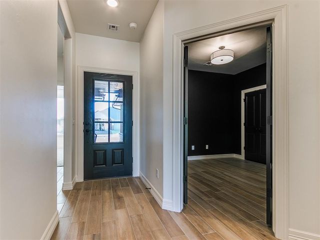 7713 Wilshire Woods Drive, Yukon, OK 73099