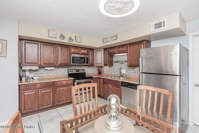 4906 Roman Dr, Louisville, KY 40291