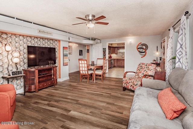 4906 Roman Dr, Louisville, KY 40291