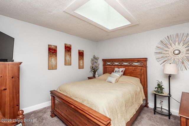 4906 Roman Dr, Louisville, KY 40291