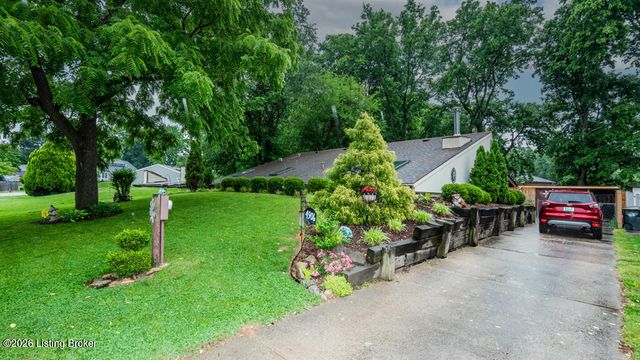 4906 Roman Dr, Louisville, KY 40291
