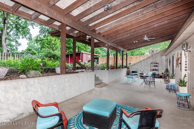 4906 Roman Dr, Louisville, KY 40291