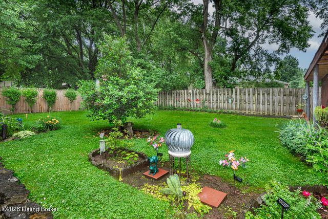 4906 Roman Dr, Louisville, KY 40291