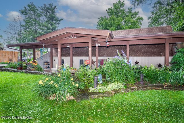 4906 Roman Dr, Louisville, KY 40291