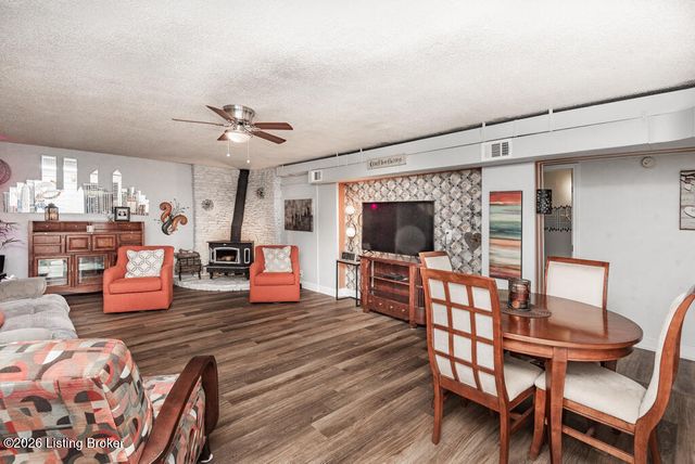 4906 Roman Dr, Louisville, KY 40291