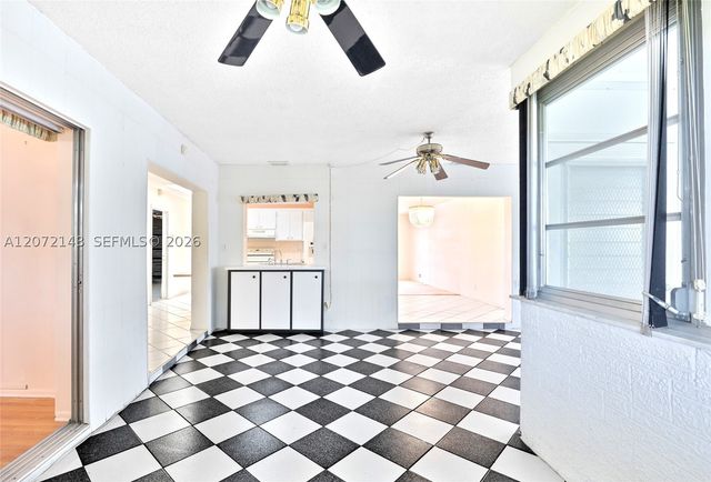 7102 NW 71st St, Tamarac, FL 33321
