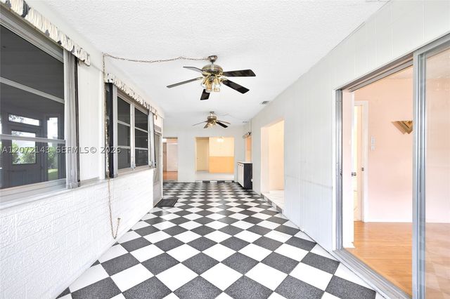 7102 NW 71st St, Tamarac, FL 33321