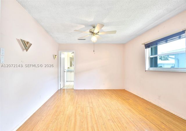 7102 NW 71st St, Tamarac, FL 33321