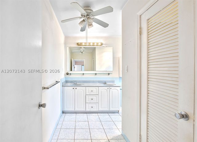 7102 NW 71st St, Tamarac, FL 33321