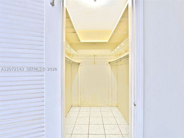 7102 NW 71st St, Tamarac, FL 33321