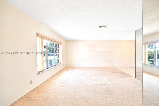 7102 NW 71st St, Tamarac, FL 33321