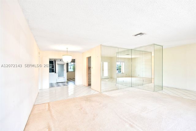 7102 NW 71st St, Tamarac, FL 33321