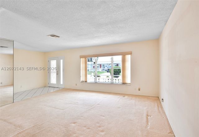 7102 NW 71st St, Tamarac, FL 33321