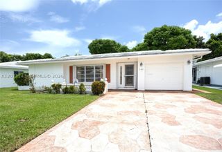 7102 NW 71st St, Tamarac, FL 33321