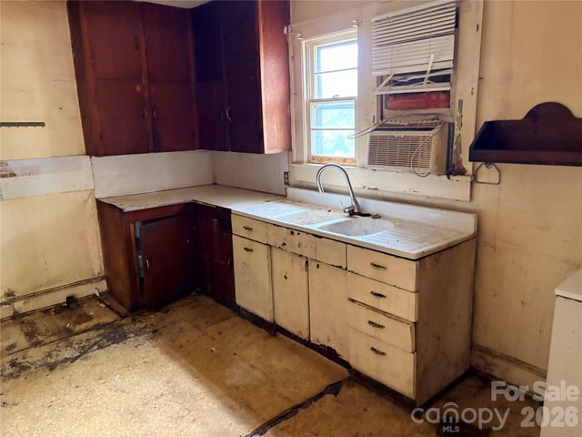 1286 Elmwood Avenue, Lancaster, SC 29720