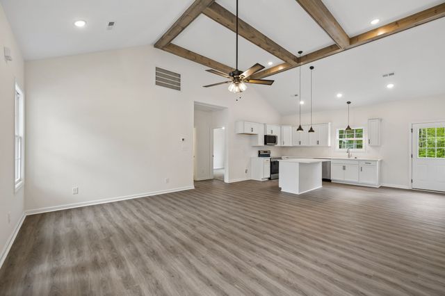 613 Hill Rd, Clarksville, TN 37040