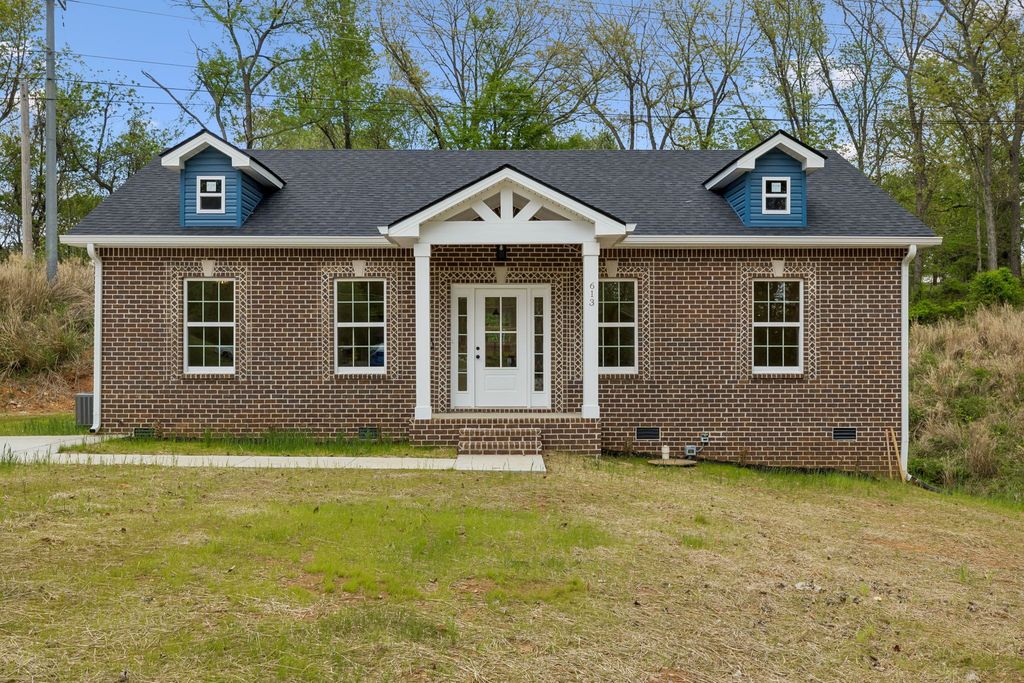 613 Hill Rd, Clarksville, TN 37040