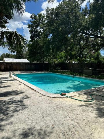 2574 HAWTHORNE STREET, Sarasota, FL 34239