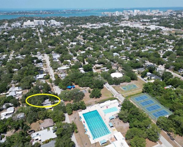 2574 HAWTHORNE STREET, Sarasota, FL 34239
