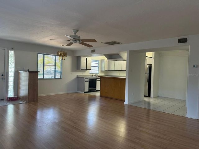 2574 HAWTHORNE STREET, Sarasota, FL 34239