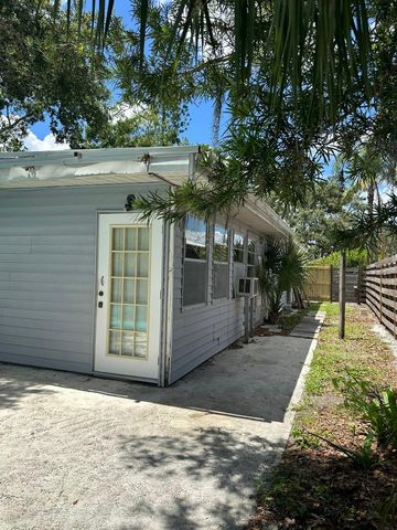 2574 HAWTHORNE STREET, Sarasota, FL 34239