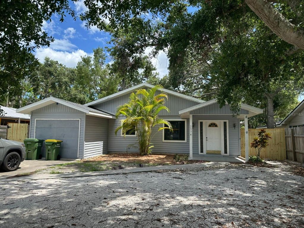 2574 HAWTHORNE STREET, Sarasota, FL 34239