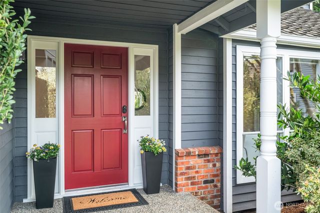 3915 245th Court SE, Sammamish, WA 98029