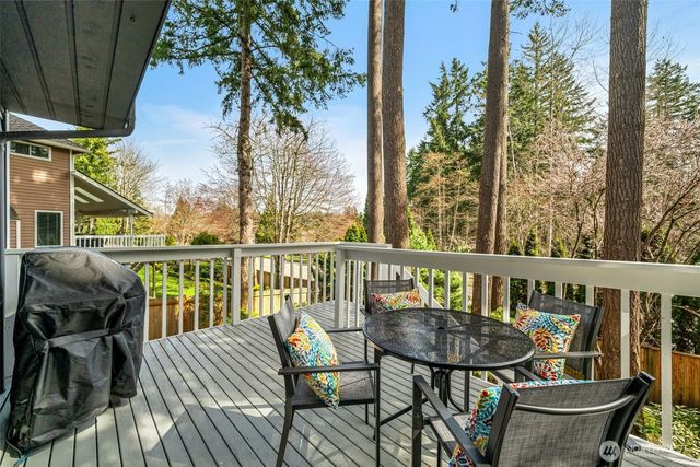 3915 245th Court SE, Sammamish, WA 98029