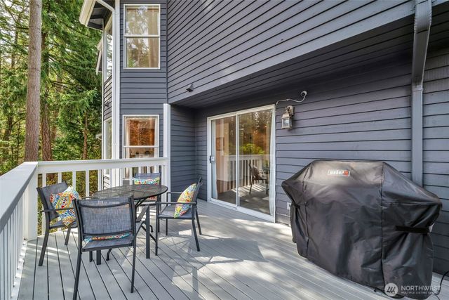 3915 245th Court SE, Sammamish, WA 98029