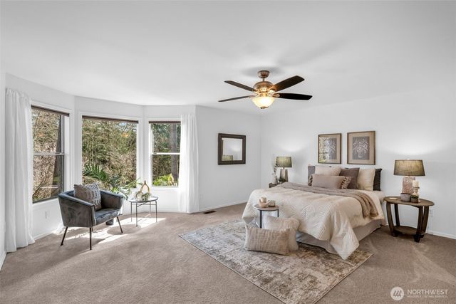 3915 245th Court SE, Sammamish, WA 98029