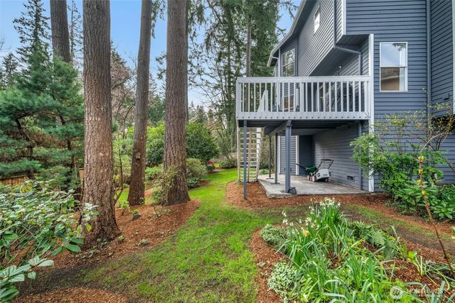 3915 245th Court SE, Sammamish, WA 98029