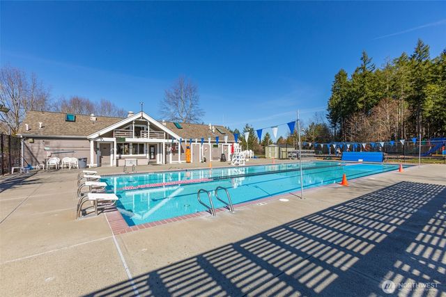 3915 245th Court SE, Sammamish, WA 98029