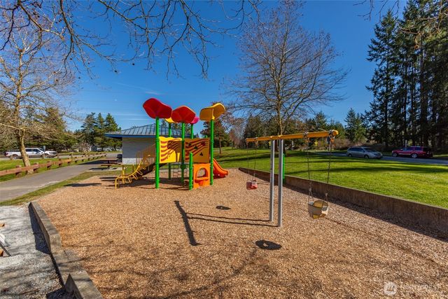 3915 245th Court SE, Sammamish, WA 98029