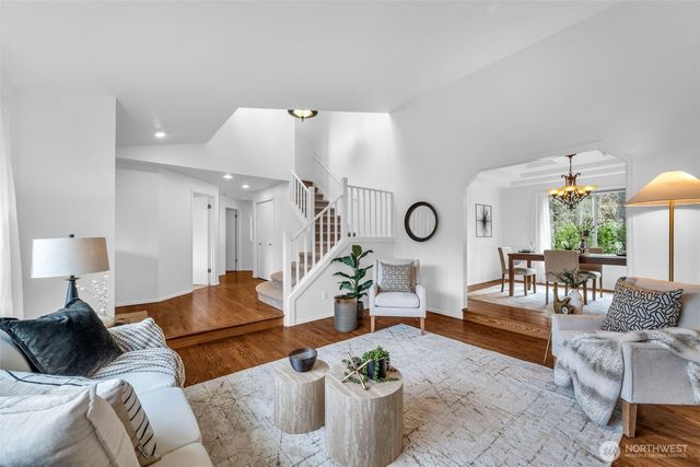 3915 245th Court SE, Sammamish, WA 98029