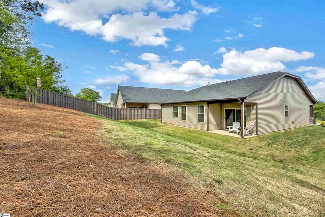122 River Trace Loop, Simpsonville, SC 29680