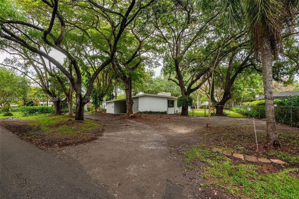 12725 SW 80th Ave, Pinecrest, FL 33156
